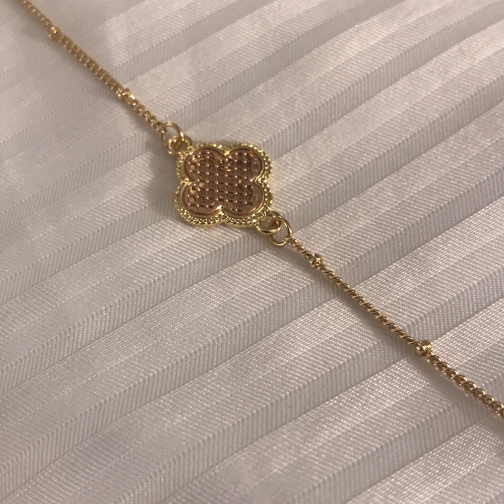 Rose gold mesh / gold necklace & earring set - Picture 4 of 6